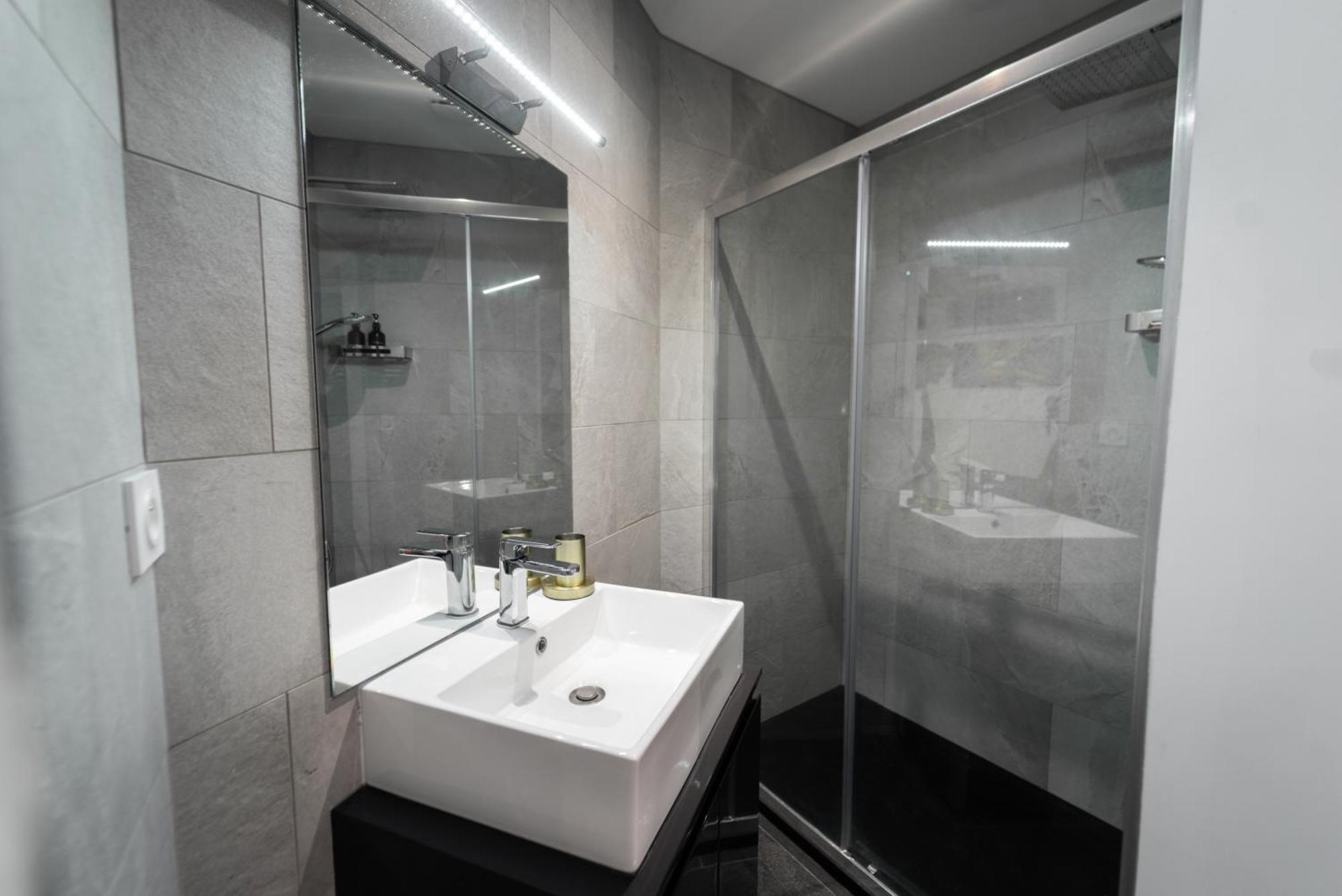 Loft 150 M2 Jacuzzi, Sauna Et Massage Blagnac Kültér fotó
